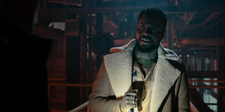 Dayo Okeniyi in Dark Matter 1x05