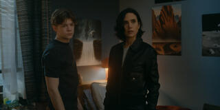 Oakes Fegley e Jennifer Connelly in Dark Matter 1x08