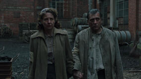 We Were the Lucky Ones - Immagine dalla serie