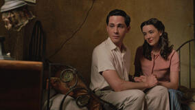 We Were the Lucky Ones - Immagine dalla serie