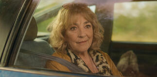 Carmen Maura in Tierra de mujeres - Intrecci di vite 1x01