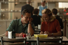 Lewis Pullman e Brie Larson in Lezioni Di Chimica 1x01