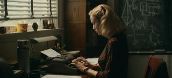 Brie Larson in Lezioni Di Chimica 1x02