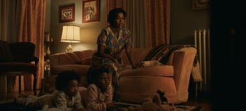 Aja Naomi King in Lezioni Di Chimica 1x04