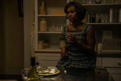 Aja Naomi King in Lezioni Di Chimica 1x06