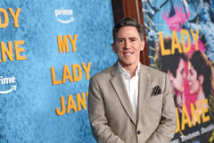 Rob Brydon al My Lady Jane Global Red Carpet Premiere il 24 giugno 2024 in Los Angeles, California
