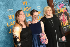 Cynthia Hand, Jodi Meadows e Brodi Ashton al My Lady Jane Global Red Carpet Premiere il 24 giugno 2024 in Los Angeles, California