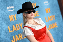 Chinchilla al My Lady Jane Global Red Carpet Premiere il 24 giugno 2024 in Los Angeles, California