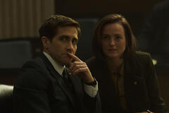 Jake Gyllenhaal e Renate Reinsve in Presunto innocente 1x02