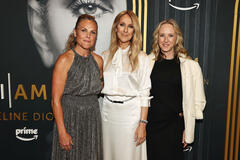 La regista Irene Taylor, Celine Dion e Jennifer Salke alla presentazione a New York del docu film 'Io sono: Celine Dion'.