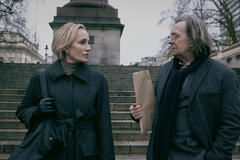 Gary Oldman e Kristin Scott Thomas in Slow Horses 1x06