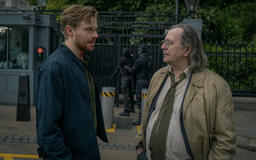 Jack Lowden e Gary Oldman in Slow Horses 3x03