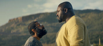 Adeel Akhtar, Nonso Anozie in Sweet Tooth 3x03