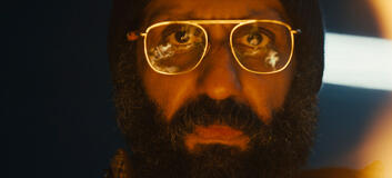 Adeel Akhtar come Singh in Sweet Tooth 3x05
