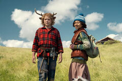 Christian Convery, Naledi Murray in Sweet Tooth 3x03