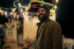 Adeel Akhtar come Singh in Sweet Tooth 3x04