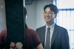 Park Kyu-young e Kim Nam-hee in Sweet Home 1x01