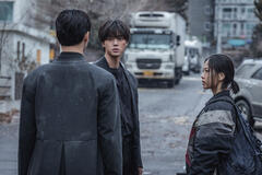 Lee Do-hyun come Lee Eun-hyeok, Song Kang come Cha Hyun-su, Ko Min-si come Lee Eun-yu in Sweet Home 3x05