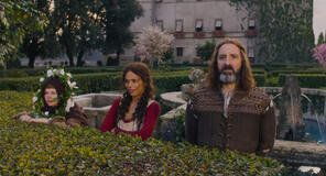 Saoirse-Monica Jackson, Jessica Plummer e Tony Hale in The Decameron 1x03