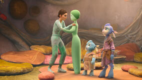 Eva (voce di Jeanine Mason) e Muthr (voce di Teri Hatcher) in WondLa 1x04