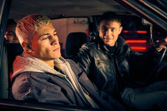 Emilio Sakraya come Octavio Bergmann e Dennis Mojen come Paul sul set di 60 Minutes