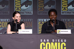(S-D) Cailee Spaeny e David Jonsson sul palco della Hall H al SDCC in San Diego, in California, per  Alien: Romulus Panel il 26 luglio 2024