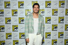 Danny Ramirez attende il Marvel Studios Panel nella Hall H al SDCC in San Diego, California il 27 luglio 2024