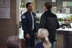 (S-D) Rome Flynn come Gibson, Jesse Spencer come Matt Casey in Chicago Fire 12x06