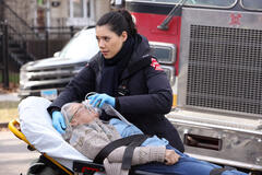 Hanako Greensmith come Violet Mikami in Chicago Fire 12x07