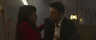 Priyanka Chopra Jonas come Nadia Sinh, Richard Madden come Mason Kane in Citadel 1x01