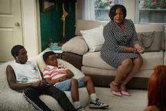 Caleb McGlaughlin come Nate, Anthony B. Jenkins come Andre e Mo'Nique come Cynthia Henry in The Deliverance