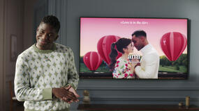 Samuel Arnold come Julien in Emily in Paris - Stagione 4