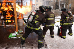 (S-D) Jake Lockett come Sam Carver, Christian Stolte come Randy 'Mouch' McHolland in Chicago Fire 12x04