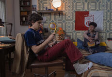 (S-D) Emmanuel Restrepo come Camilo Granados, Mateo García Mazo come Rodrigo Arbelaez in La Primera Vez 2x05