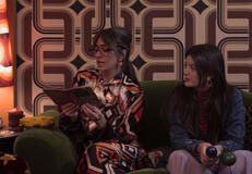 (S-D) Verónica Orozco come Ana, Sara Pinzón come Luisa Salcedo in La Primera Vez 2x05