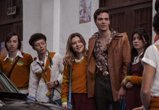 (S-D) Santiago Heins come Edgar Acuña, Mateo García Mazo come Rodrigo Arbelaez, Francisca Estevez a Eva Samper, Alejandro Santa María come Alfredo, Sara Pinzón come Luisa Salcedo in La Primera Vez 2x07