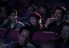 (S-D) Emmanuel Restrepo come Camilo Granados, Juliana García come Janet, Santiago Alarcón come José del Carmen Granados in La Primera Vez 2x10