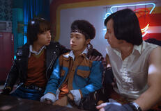 Billy Heins come William Acuña, Mateo García Mazo come Rodrigo Arbelaez, Santiago Heins come William Acuña in La Primera Vez 2x10