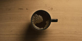 Una tazza di caffè in Omnivore 1x07