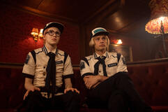 Morgan Davies come Koby, Aidan Scott come Helmeppo in One Piece - Stagione 1