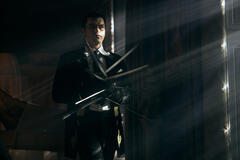 Alexander Maniatis come Kuro in One Piece - Stagione 1