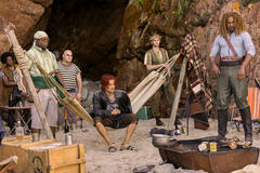 Ntlanhla Kutu, Peter Gadiot, Stevel Marc in One Piece - Stagione 1