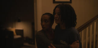 Ruth Negga e Chase Infiniti in Presunto innocente 1x04