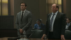 Jake Gyllenhaal e Bill Camp in Presunto innocente 1x08