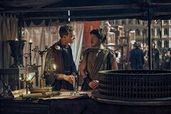 Jojo Macari come Domitian, Iwan Rheon come Tenax in Those About To Die 1x08