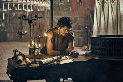 Iwan Rheon come Tenax in Those About To Die 1x08