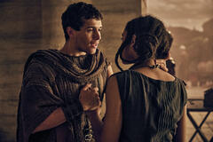 (S-D) Goncalo Almeida come Elia, Alicia Edogamhe come Jula in Those About To Die 1x10