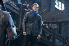 Taron Egerton come Robin in Robin Hood - L'origine della leggenda
