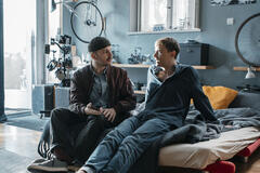 Edin Hasanović e Dennis Mojen in Blame the Game - Immagine dal set