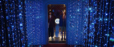 Rashida Jones, Sunny (voce di Joanna Sotomura) e annie the clumsy in Sunny 1x03